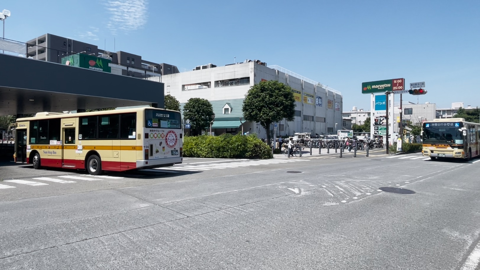 瀬谷駅北口前交差点（入庫）