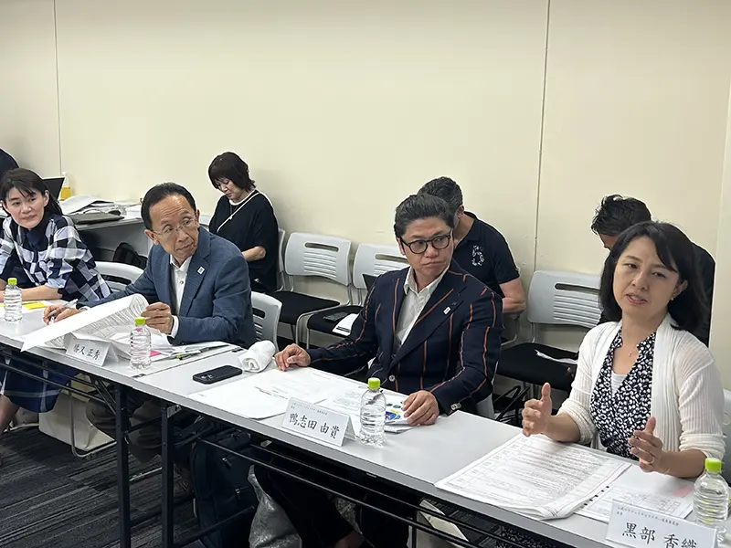 第３回選考委員会の様子2